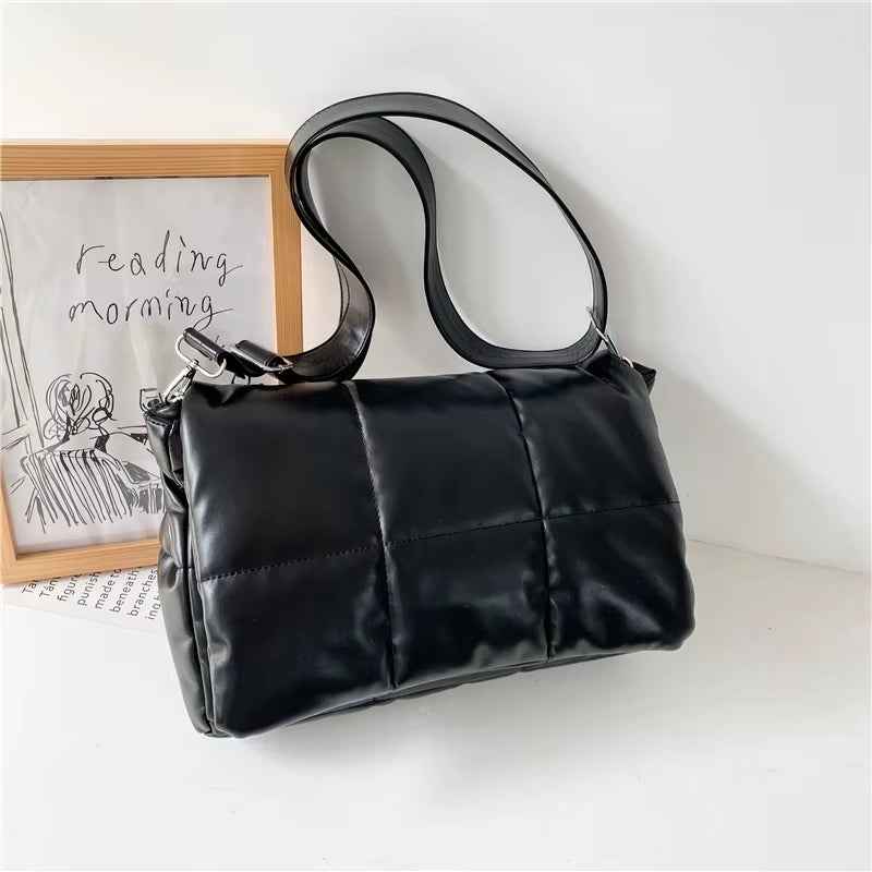 2021 Winter Fluffy Ladies Shoulder Bag Quilted Plaid Luxury Designer Handbag Minimalist Female Flap Crossbody Bags